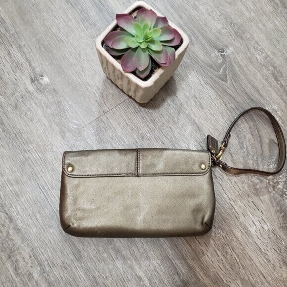 Coach Genuine Leather Wristlet Pewter Colour - Picture 2 of 6